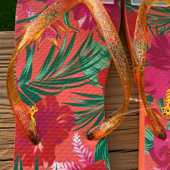 Mix it Hawaiian Flip flops - Picture 2 of 3